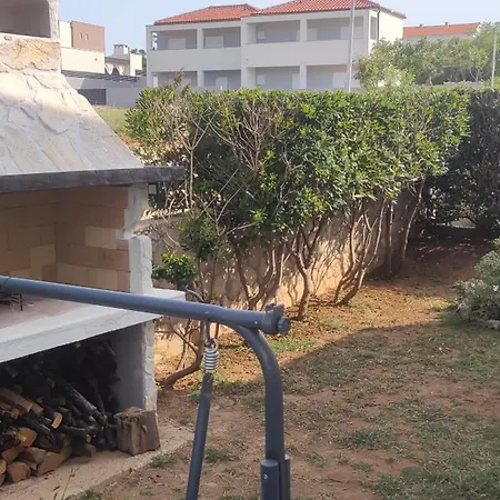 Апартаменты Damir