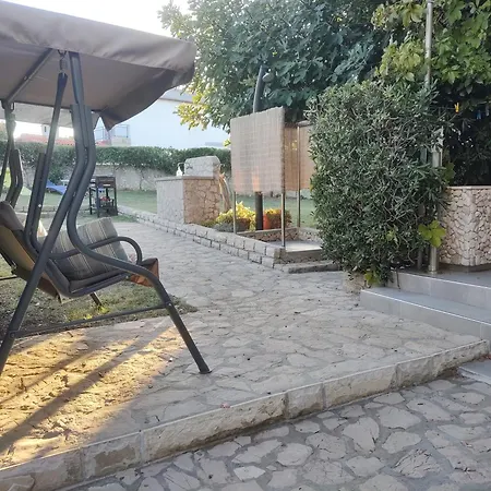 Damir Appartamento Ražanac