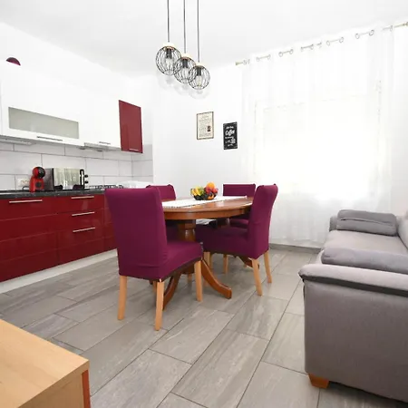 Apartment Damir *