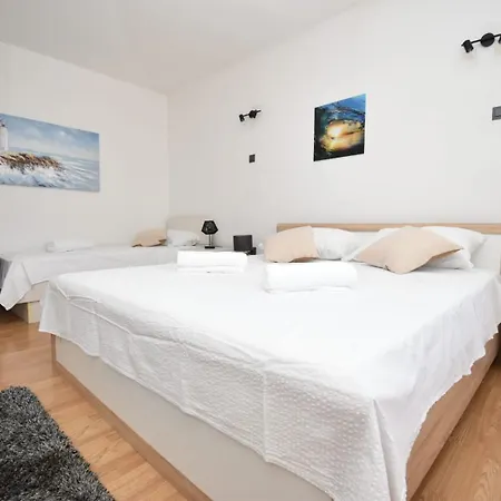 Damir Apartment *