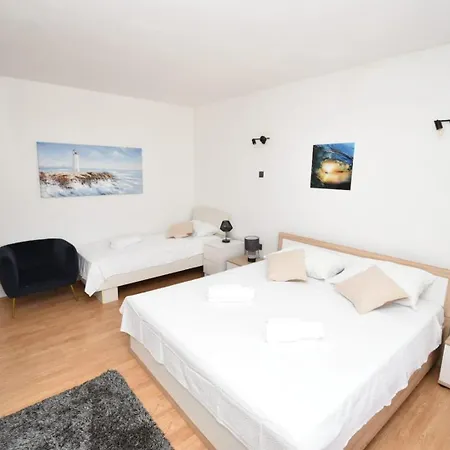 Apartment Damir *